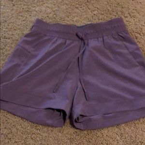 Lululemon spring break away short size 2